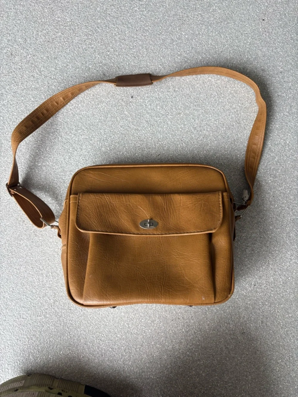 vintage Samsonite Silhouette faux leather travel messenger bag 7.5x14x13